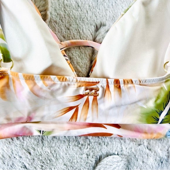 Sold. NWT Billabong Small Island Calling Paradise Print Swim Top - Picture 11 of 16